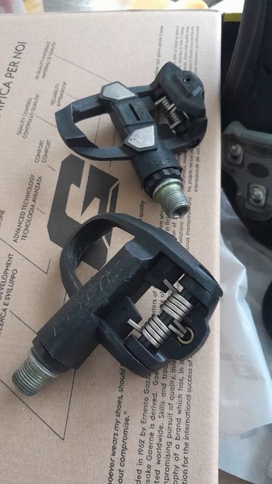 Sapatos de ciclismo  estrada