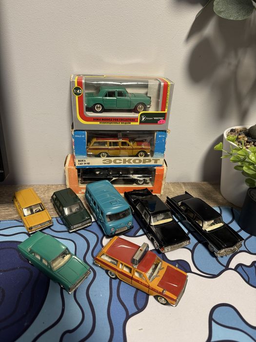 Модели ссср коллекционные 1:43 чайка уаз газ ваз