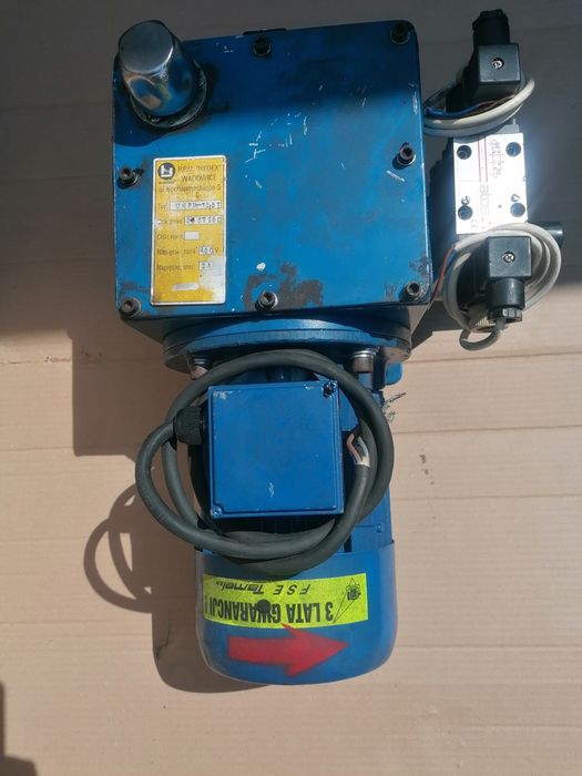 Pompa hydrauliczna z silnikiem i tłokiem
