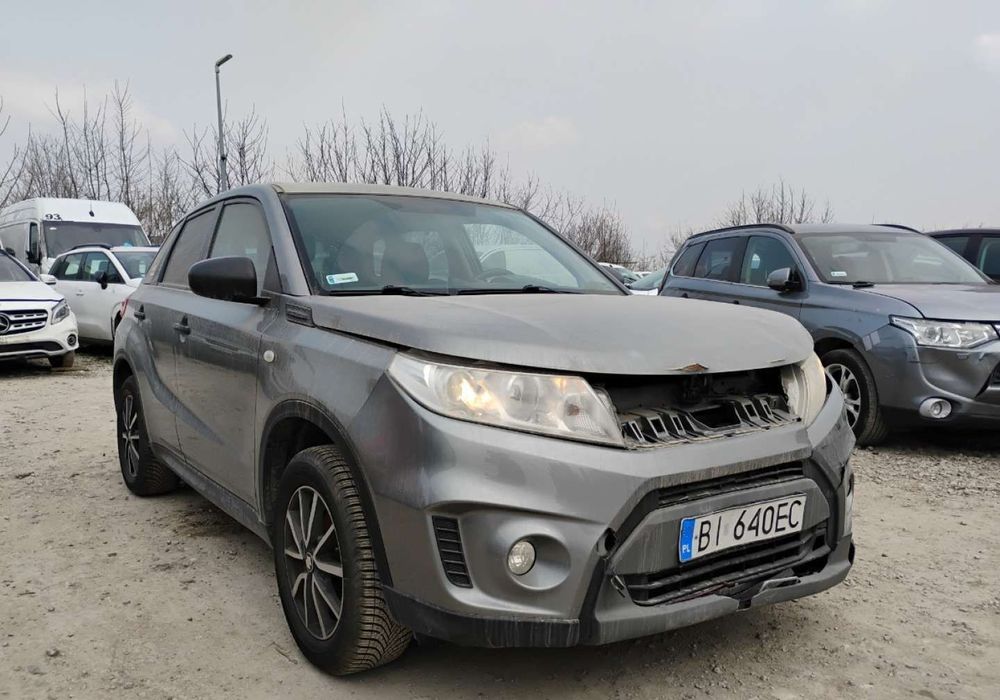 Suzuki Vitara 2016r, 1.6 Benzyna. Uszkodzony tył i lekko przód. Jeździ.