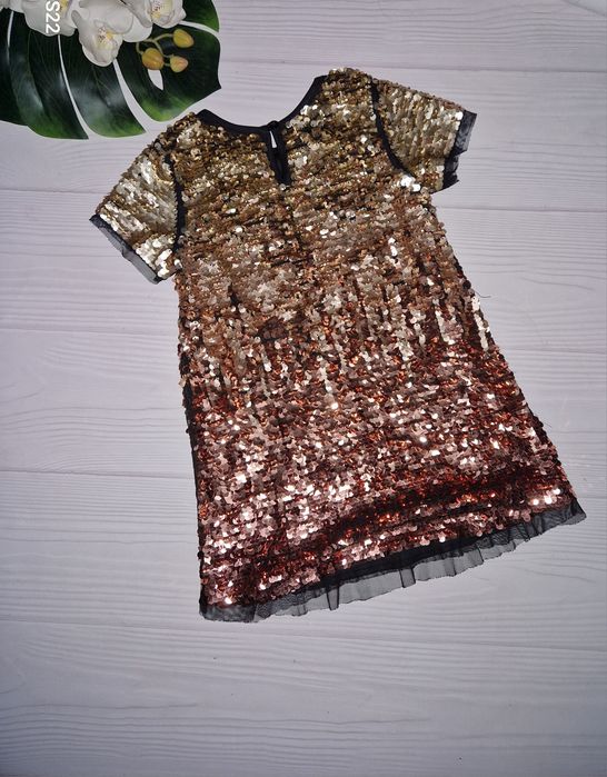 Ошатна красивенна сукня з паєтками на 3-4 роки