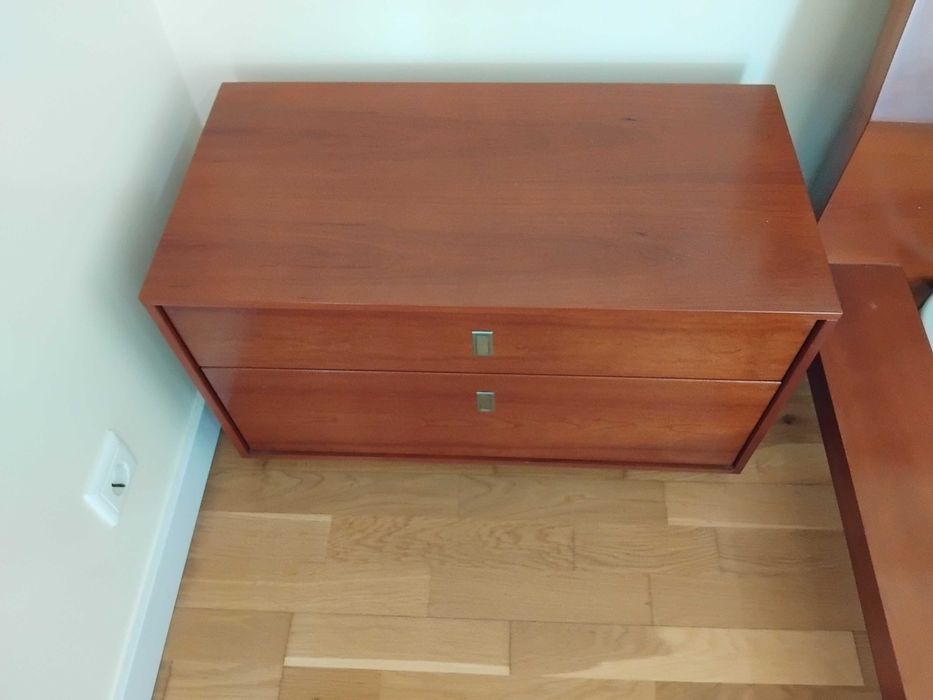 Mobília de Quarto Completa em Cerejeira – Marca MOVEME (Excelente Estado)
