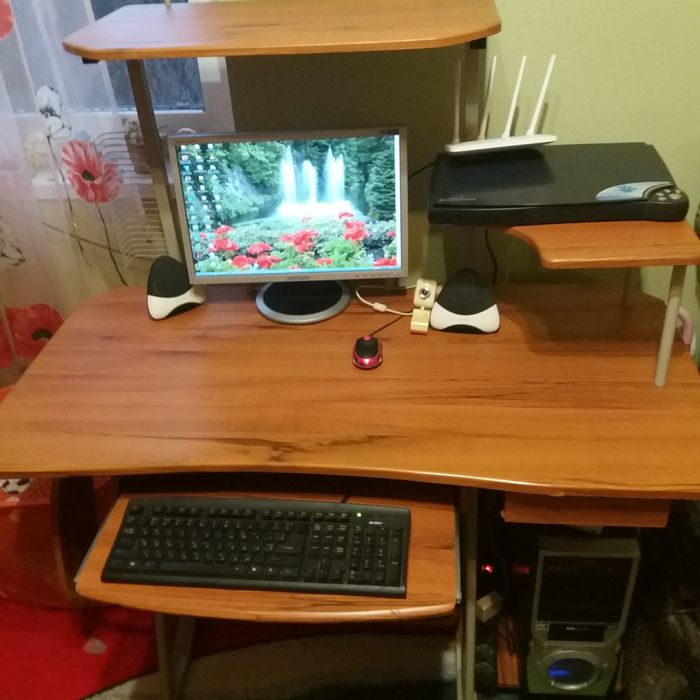 Компютерний стіл, стол