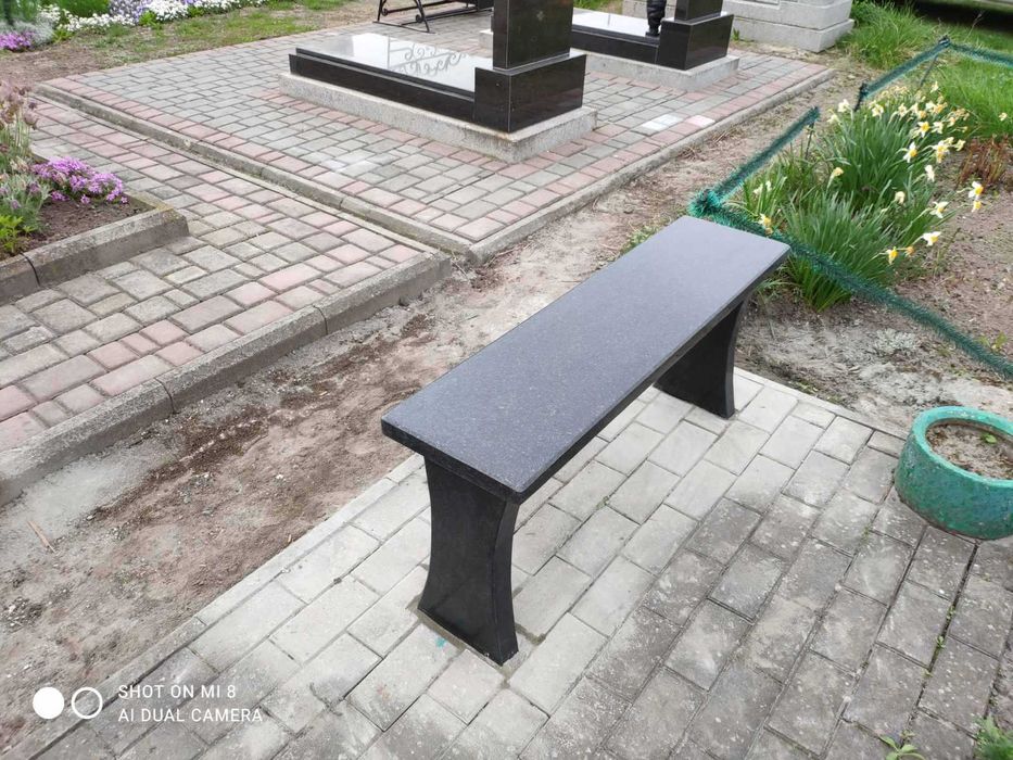 Вироби з граніту (пам'ятники, сходи,балясини,вази,лампадки та ін.)