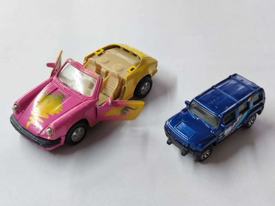 Автомобили игрушечные.