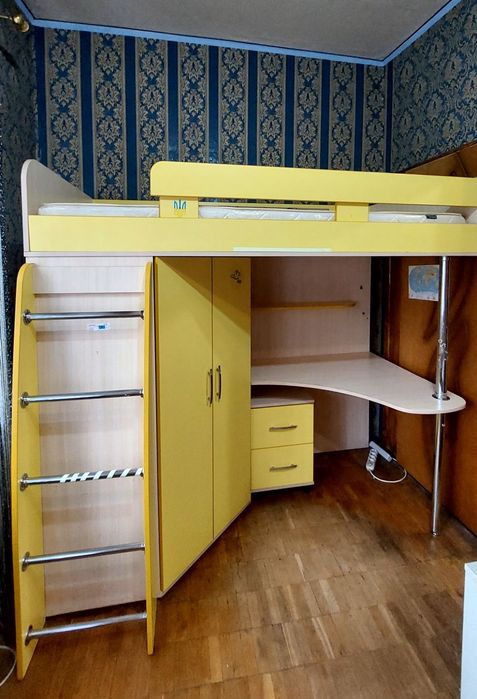 Дитяче + підліткове  двоярусне ліжко.