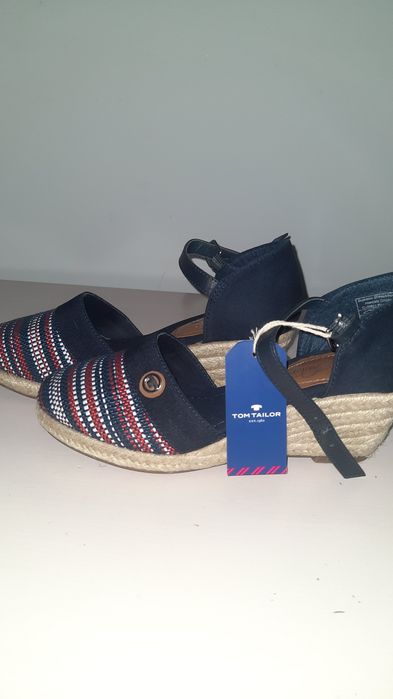 Nowe  buty na koturnie Tom Tailor