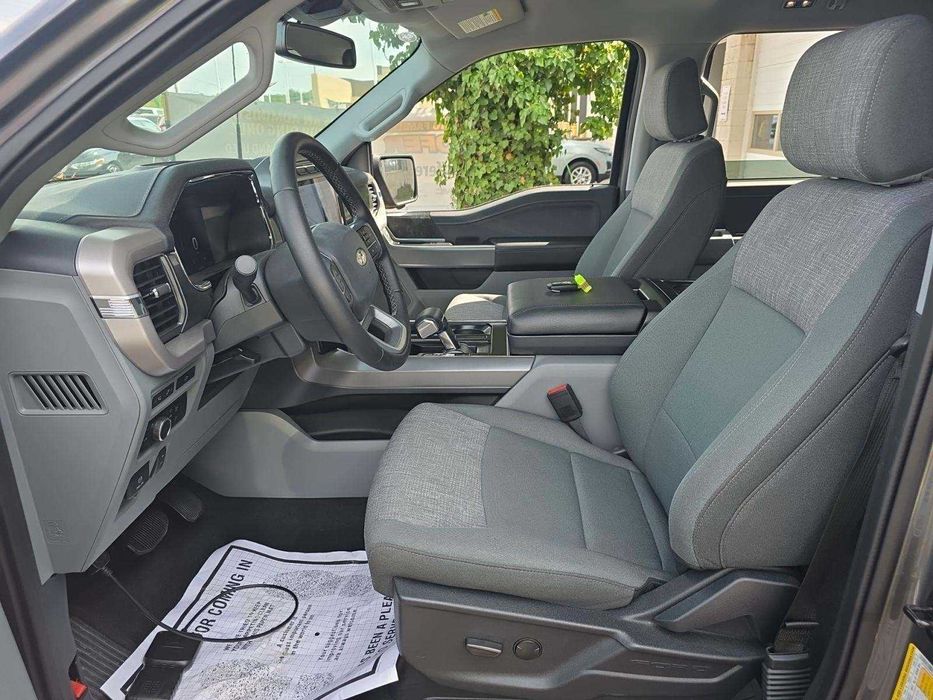 2023 Ford F-150 Lightning XLT електричний пікап