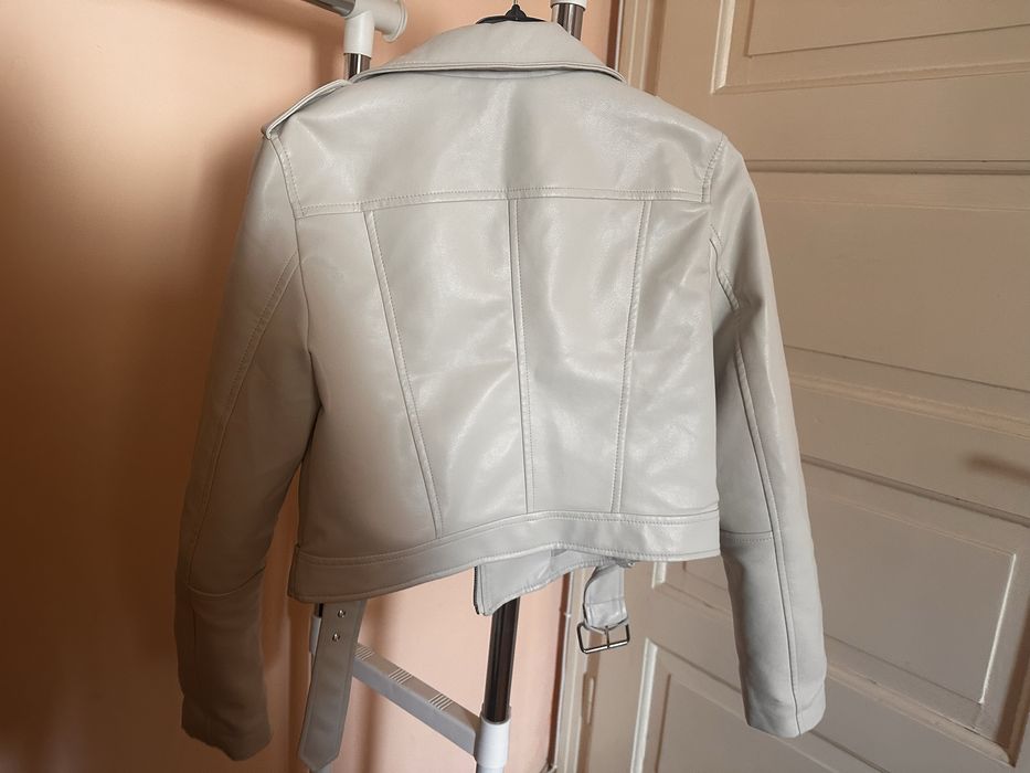 Косуха куртка stradivarius