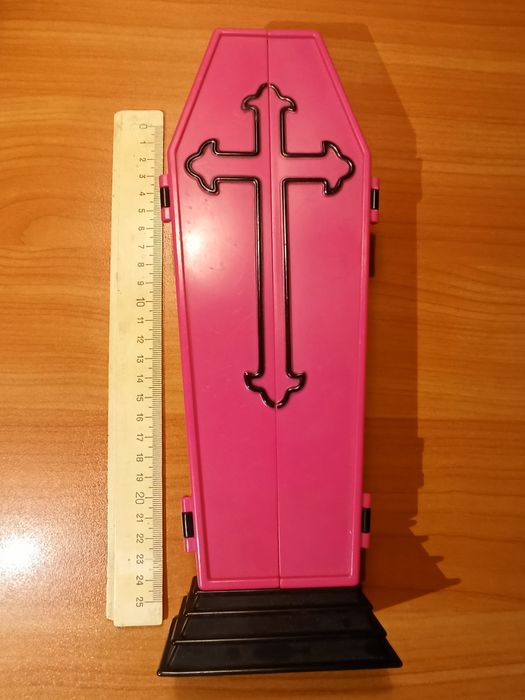 Меблі monster high. Ліжко, ванночка, шафка, туалетний столик, кінь
