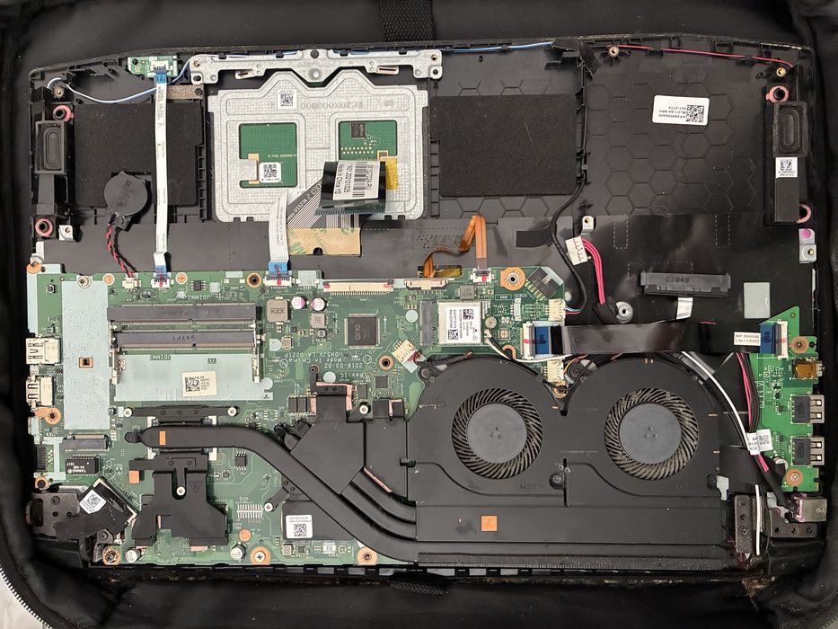 Acer nitro AN516-42-R705 (на запчатини)