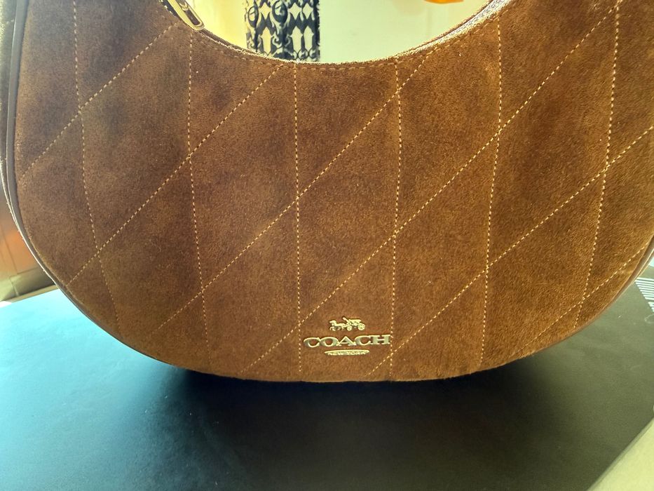 Mala Coach Emily Shoulder Bag em Camurça | Nova com Etiqueta