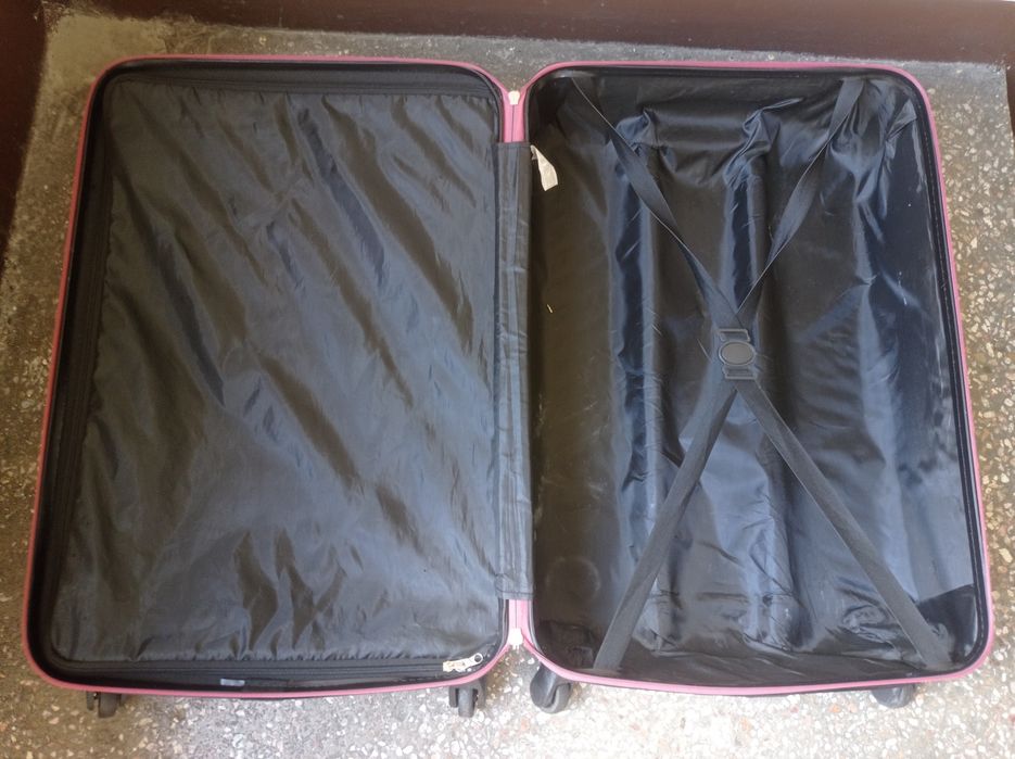 Walizka podróżna na kółkach suitcase