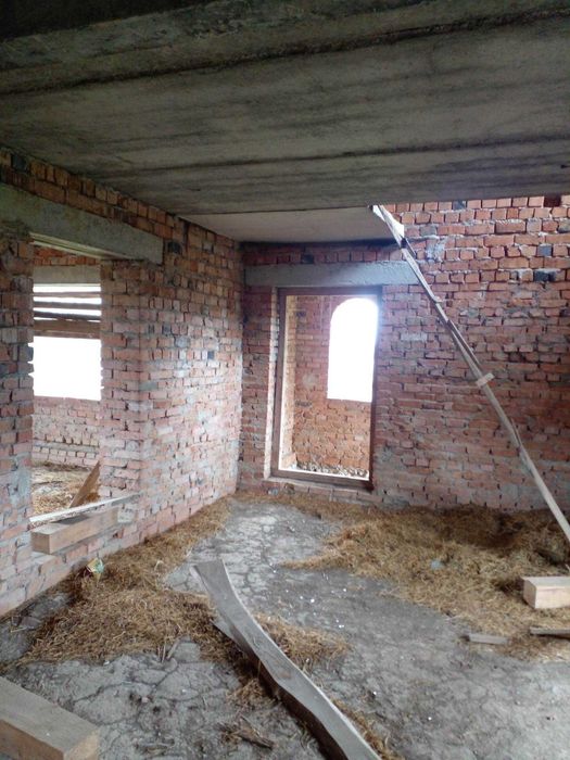 Продається будинок 2 поверхи, та 2 земельних ділянки