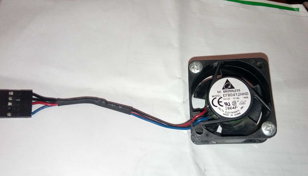 Вентилятор DC EFB0412HHD