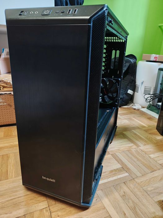 be quiet! Dark Base 700