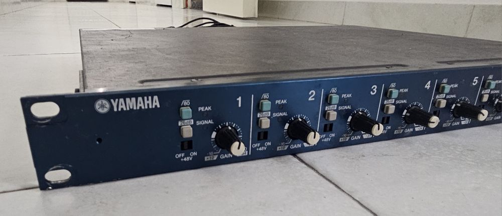 Microfone pré amplificador de 8 canais