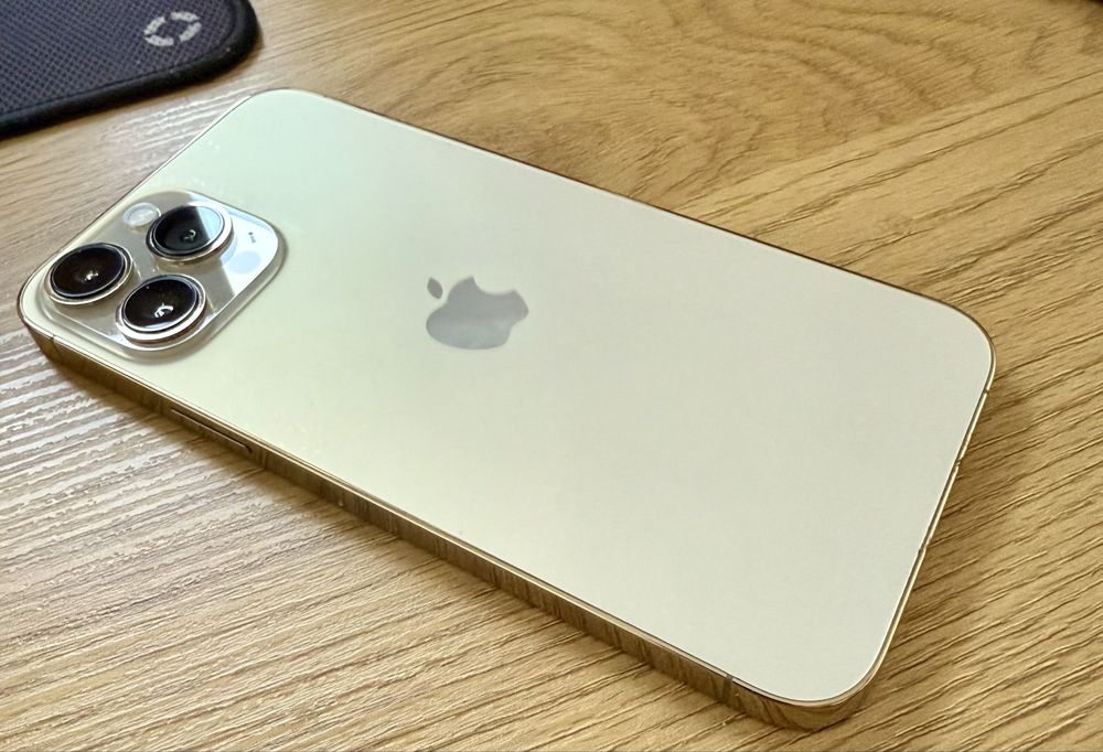 IPhone 13 pro max 256GB Gold + airpods pro + iwatch 7 gps 45mm