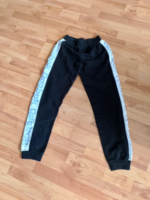Czarne spodnie dresowe dziewczęce dresy Reebok  rozmiar 152