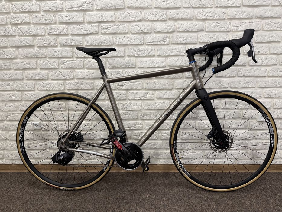 Tytanowy rower gravel J. Guillem Force AXS DT Swiss 240