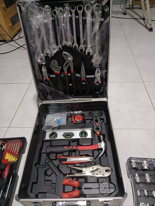 Mala ferramenta com rodas