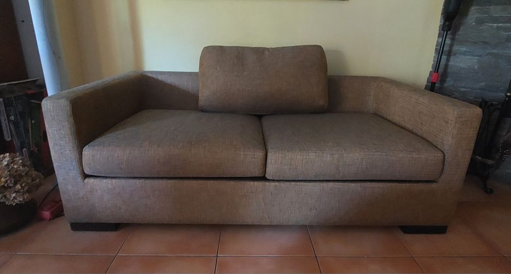 Sofá como novo em tecido mesclado amarelo torrado/azul