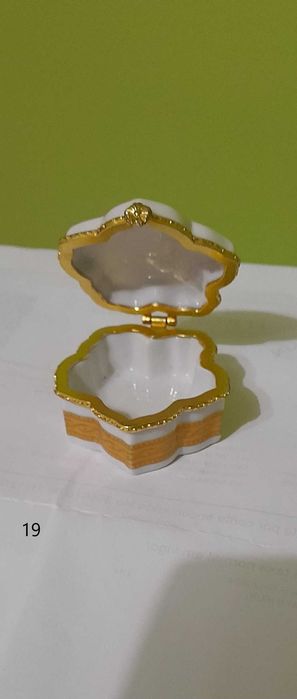 Decorative Boxes64585750098561122