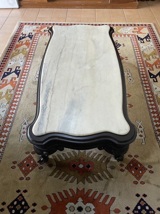 Mesa de sala em mármore