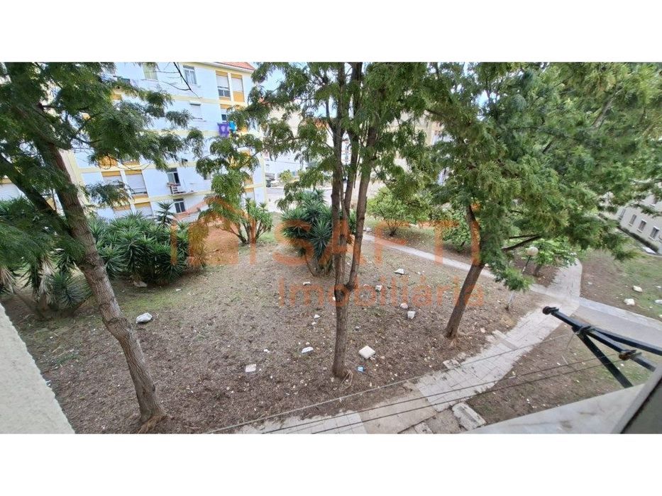 Apartamento T3 - Laranjeiro - Almada
