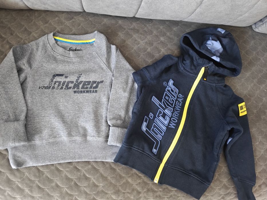 2 bluzy dziecięce Snickers 98/104 + plecak
