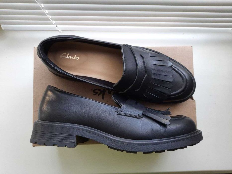 Продам туфли лоферы Clarks Orinoco2Loafer