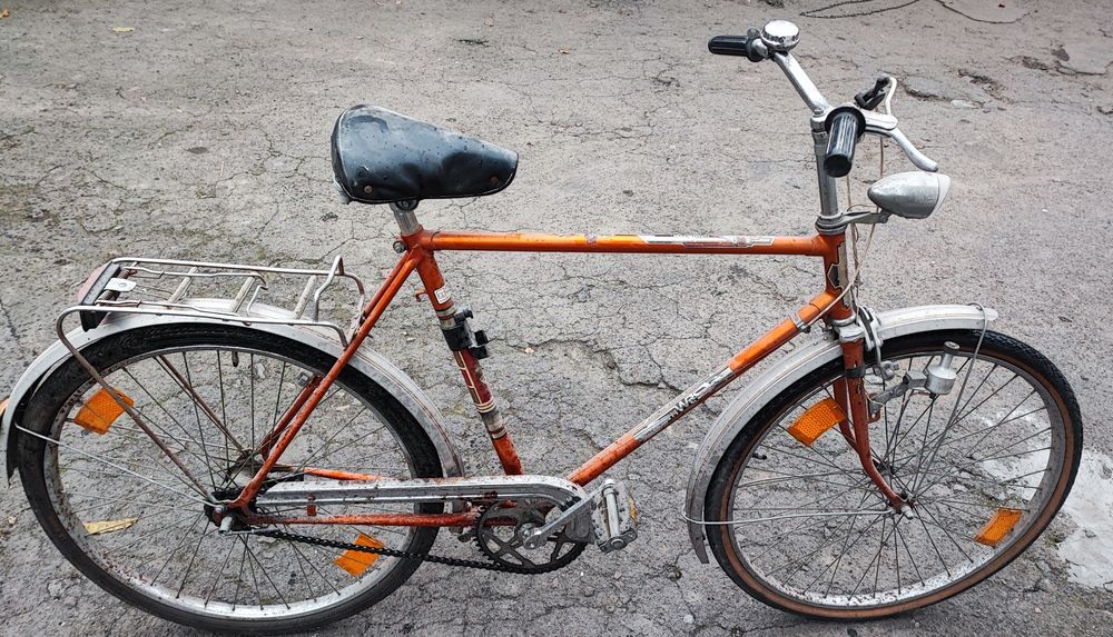 Велосипед має три швидкості