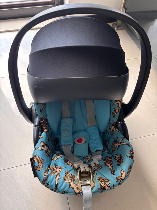 Fotelik samochodowy Cybex z bazą