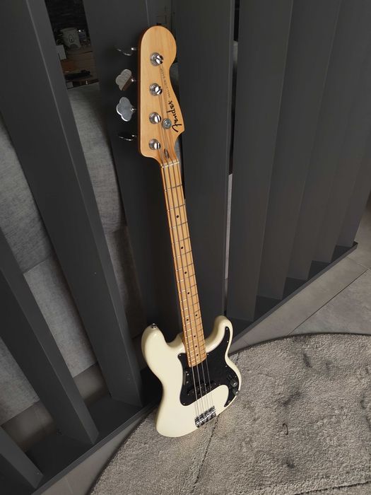 Fender standard Precision bass