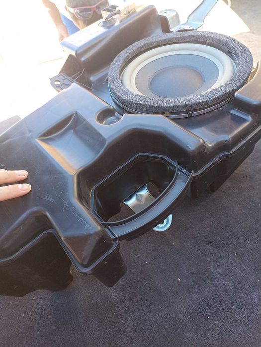 Сабвуфер JBL Toyota sequoia