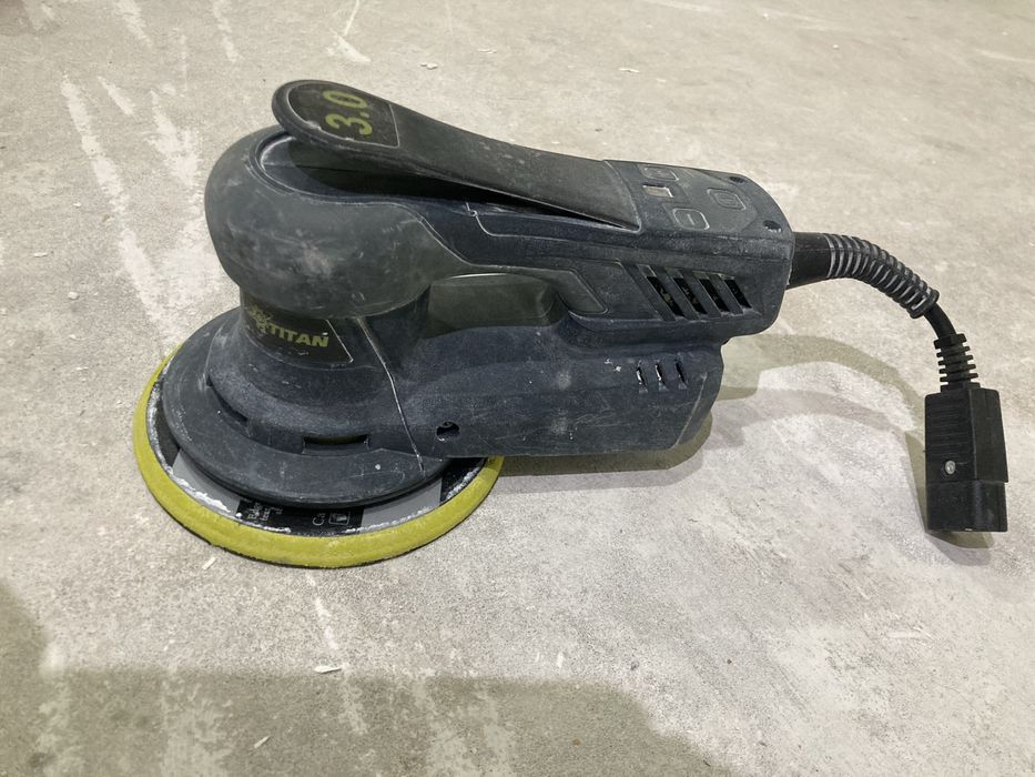 Ексцентрикова шліфувальна машина TITAN PESM3-150 EC