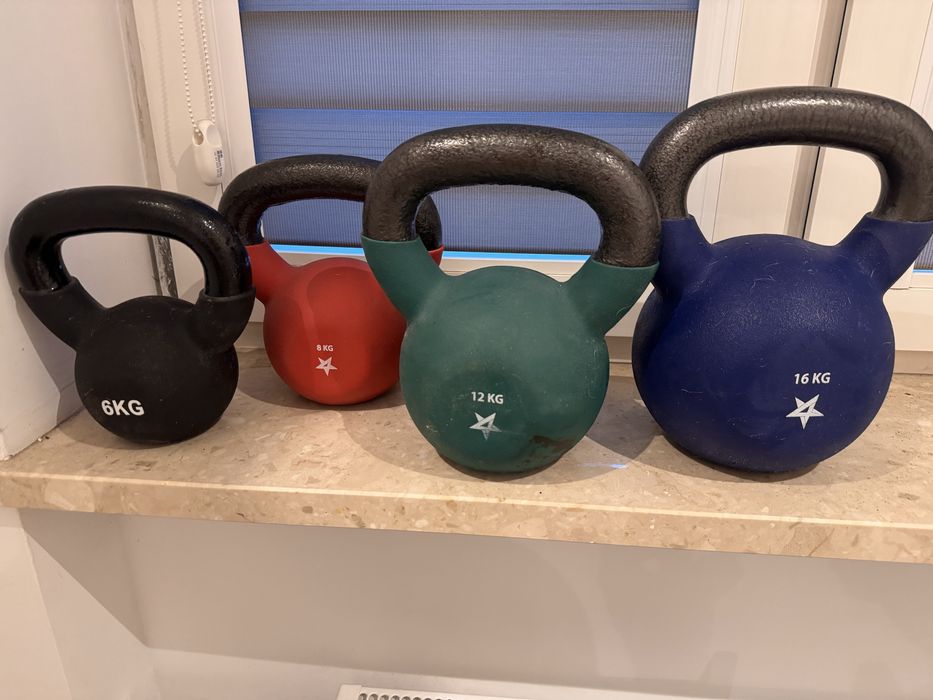 Zestaw czterech Kettlebell 6kg 8kg 12kg 16kg