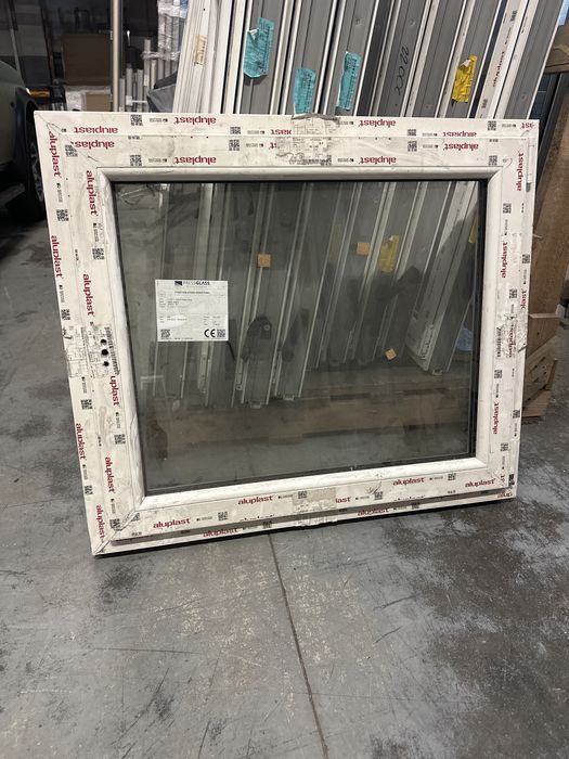 Janela PVc oscilobatente 99L/85A