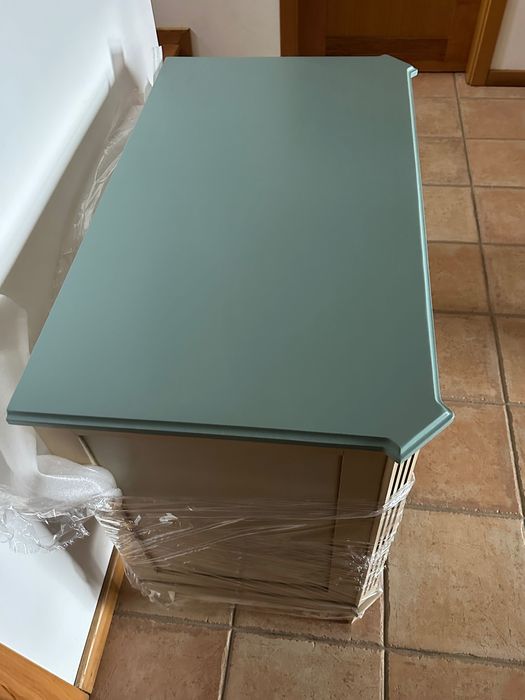 Cómoda com Gavetas Pintadas à Mão