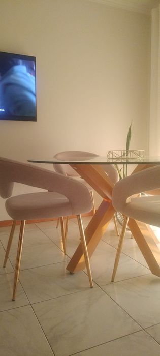 Mesa de Sala Jantar e Cadeiras Premium