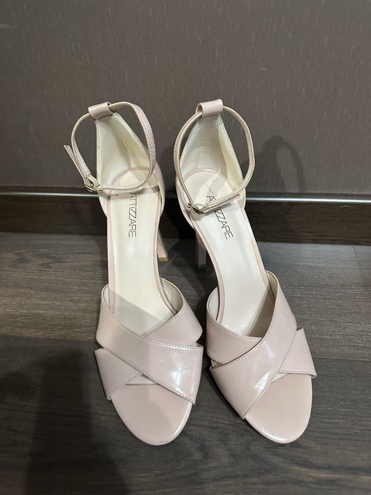 Босоніжки шкіряні. MIRATON