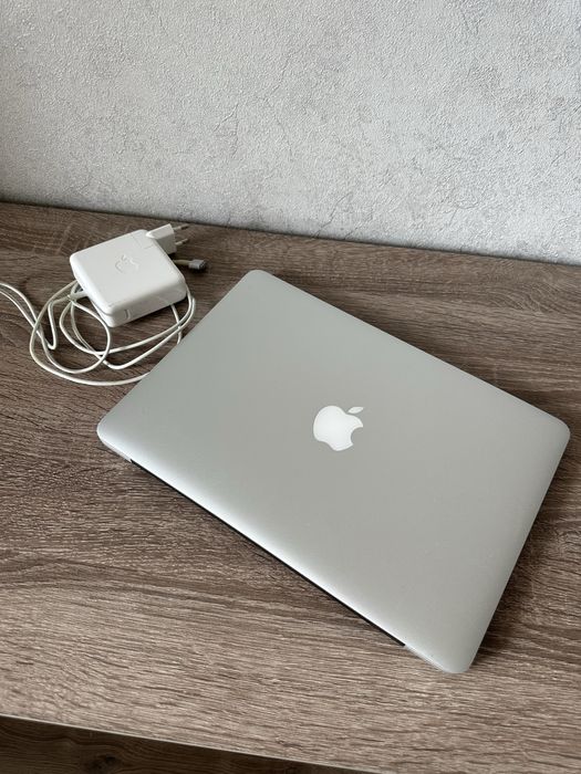 Apple Macbook Pro 13 A1425 в гарному стані