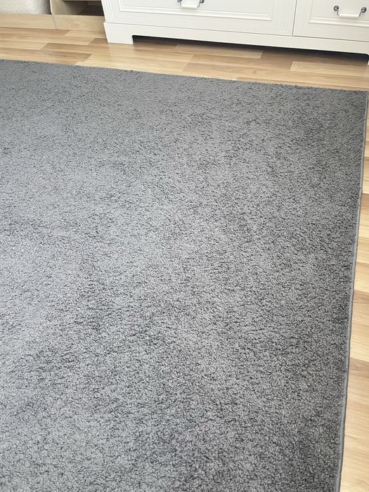 Szary dywan 200*250 stan idealny