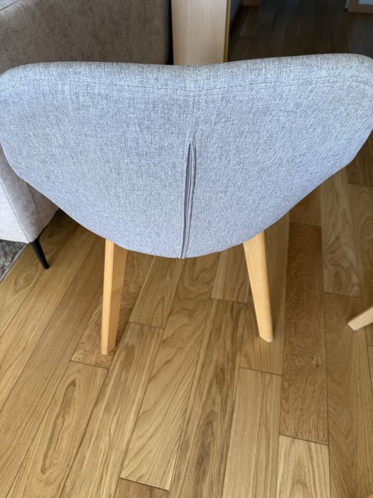 Vendo 4 cadeiras sala jantar