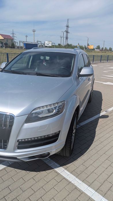 Продам  Audi Q7.