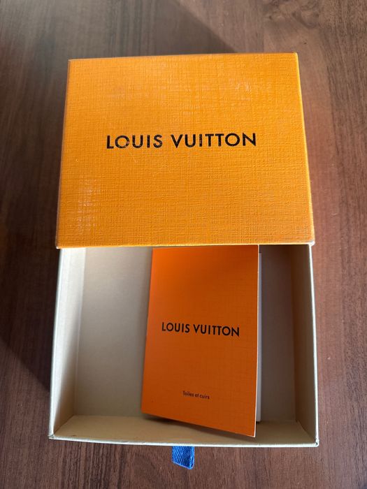 Оригінальні коробочки Prada, Louis Vuitton