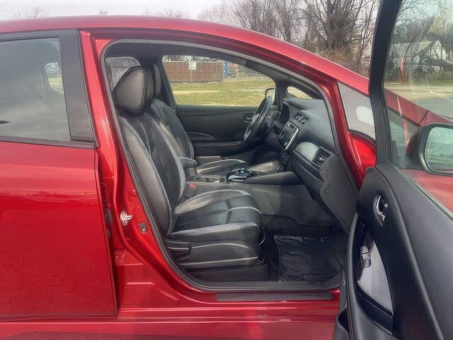 Nissan LEAF SL Plus      2019