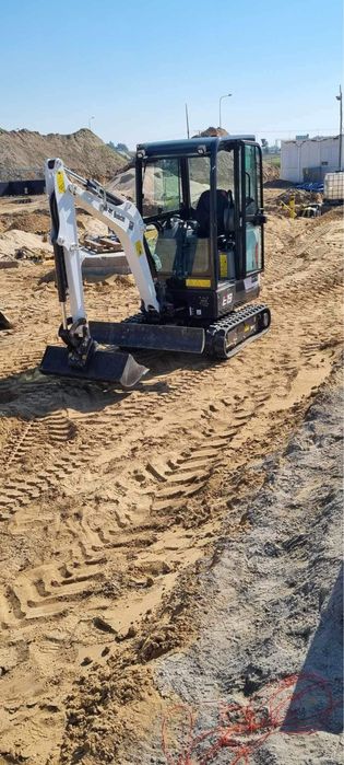 Usługi minikoparką i minitraktorkiem.