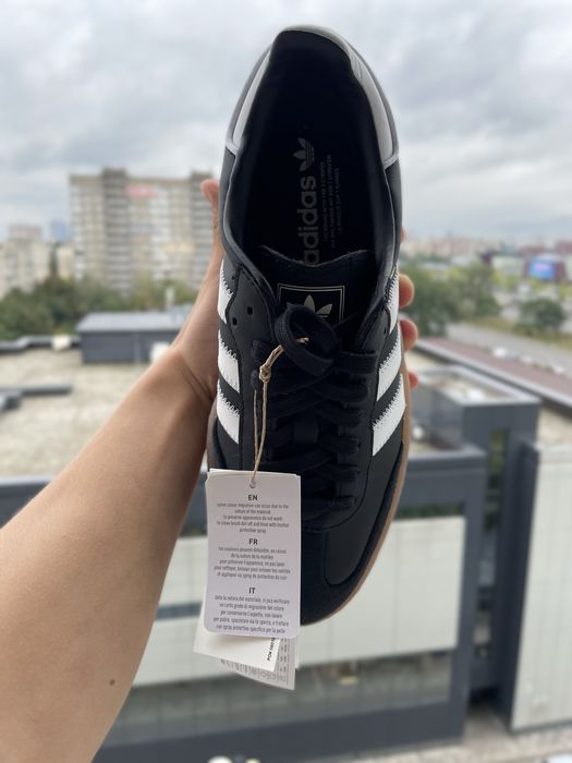 Нові кросівки adidas Samba W