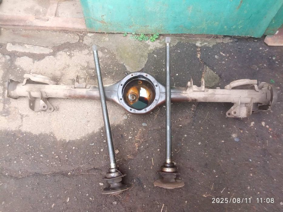 Полуось чулок моста ваз 2106